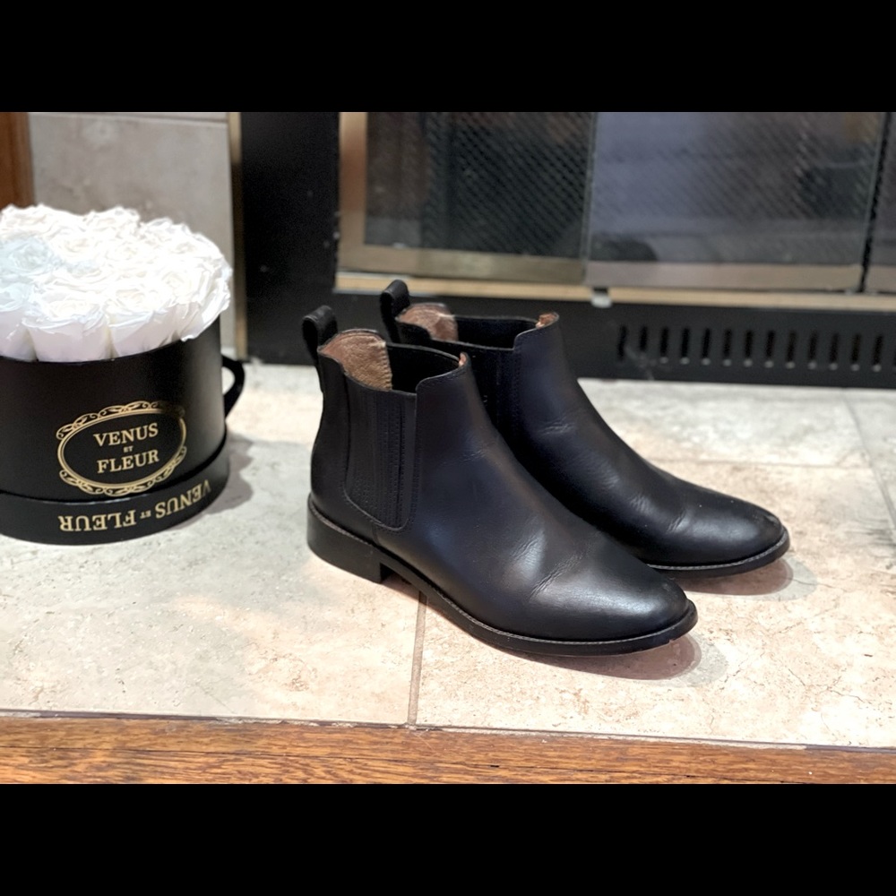 Madewell chelsea boots Size 8